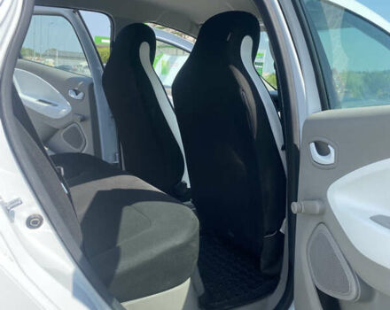 Белый Рено Зое, объемом двигателя 0 л и пробегом 158 тыс. км за 7800 $, фото 8 на Automoto.ua