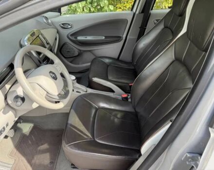 Білий Рено Зое, об'ємом двигуна 0 л та пробігом 58 тис. км за 5000 $, фото 5 на Automoto.ua