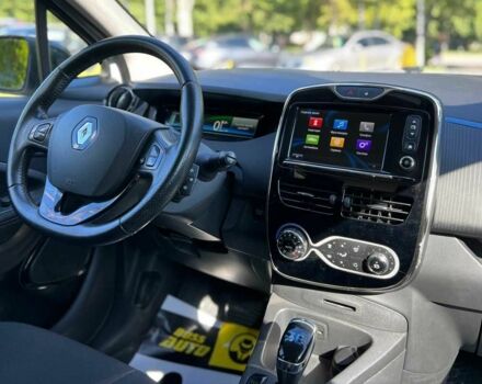 Белый Рено Зое, объемом двигателя 0 л и пробегом 143 тыс. км за 8999 $, фото 12 на Automoto.ua