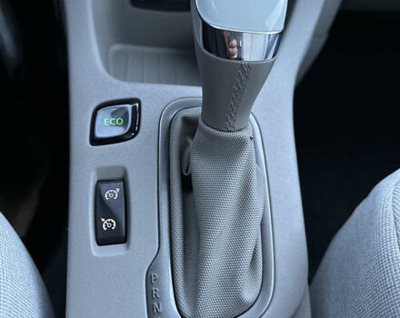 Белый Рено Зое, объемом двигателя 0 л и пробегом 43 тыс. км за 9399 $, фото 84 на Automoto.ua