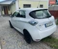 Белый Рено Зое, объемом двигателя 0 л и пробегом 108 тыс. км за 8499 $, фото 2 на Automoto.ua