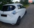 Белый Рено Зое, объемом двигателя 0 л и пробегом 95 тыс. км за 10000 $, фото 11 на Automoto.ua