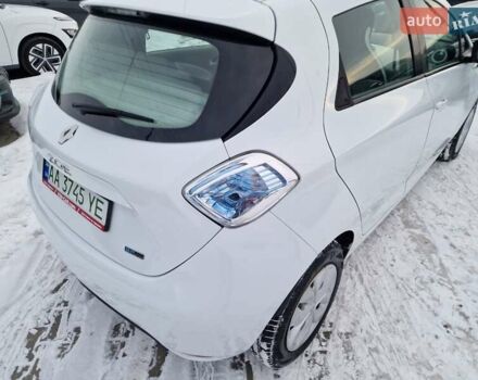 Білий Рено Зое, об'ємом двигуна 0 л та пробігом 33 тис. км за 9900 $, фото 12 на Automoto.ua