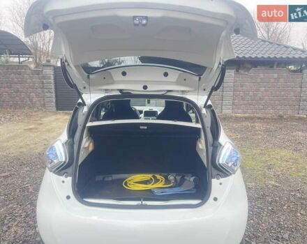 Білий Рено Зое, об'ємом двигуна 0 л та пробігом 113 тис. км за 9600 $, фото 14 на Automoto.ua