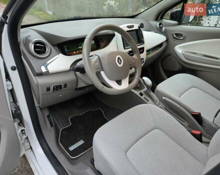 Белый Рено Зое, объемом двигателя 0 л и пробегом 137 тыс. км за 8400 $, фото 14 на Automoto.ua