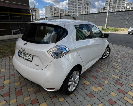 Белый Рено Зое, объемом двигателя 0 л и пробегом 146 тыс. км за 10500 $, фото 15 на Automoto.ua