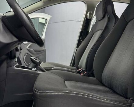 Белый Рено Зое, объемом двигателя 0 л и пробегом 115 тыс. км за 9950 $, фото 21 на Automoto.ua