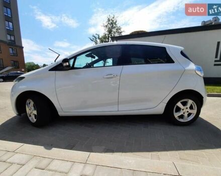 Белый Рено Зое, объемом двигателя 0 л и пробегом 121 тыс. км за 8900 $, фото 12 на Automoto.ua