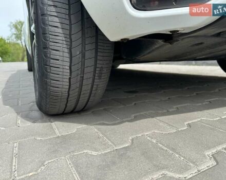 Белый Рено Зое, объемом двигателя 0 л и пробегом 92 тыс. км за 9990 $, фото 32 на Automoto.ua