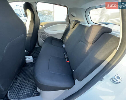 Белый Рено Зое, объемом двигателя 0 л и пробегом 94 тыс. км за 9199 $, фото 26 на Automoto.ua