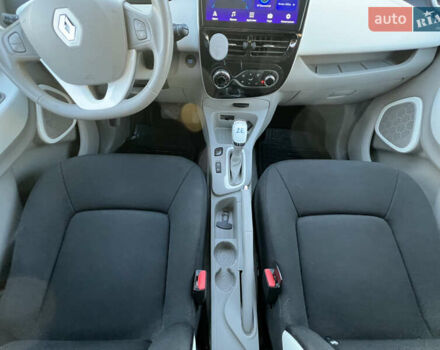 Белый Рено Зое, объемом двигателя 0 л и пробегом 94 тыс. км за 9199 $, фото 22 на Automoto.ua