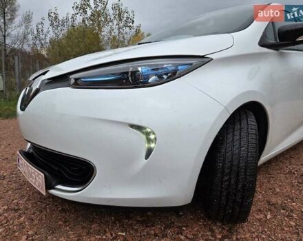 Белый Рено Зое, объемом двигателя 0 л и пробегом 137 тыс. км за 8400 $, фото 36 на Automoto.ua