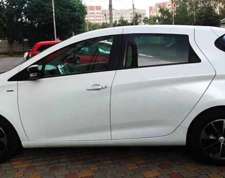 Белый Рено Зое, объемом двигателя 0 л и пробегом 107 тыс. км за 9600 $, фото 3 на Automoto.ua