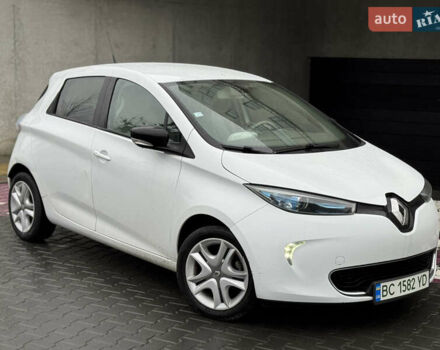 Белый Рено Зое, объемом двигателя 0 л и пробегом 126 тыс. км за 8800 $, фото 3 на Automoto.ua