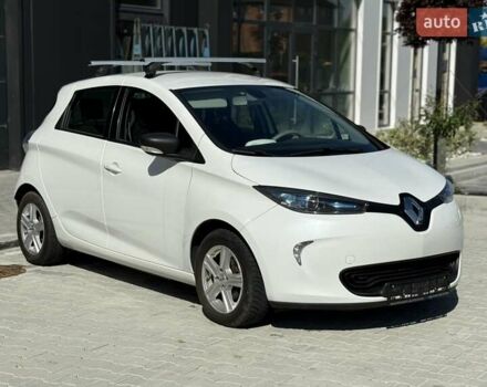Белый Рено Зое, объемом двигателя 0 л и пробегом 72 тыс. км за 9100 $, фото 2 на Automoto.ua
