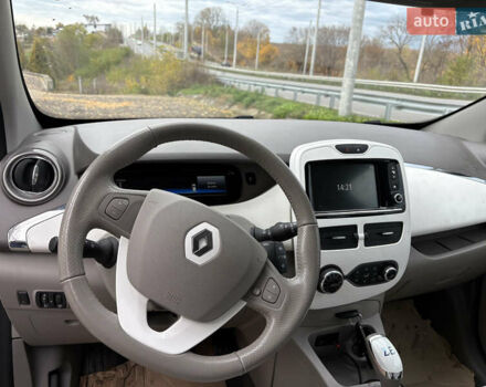 Рено Зое 2017 в Ровно на Automoto.ua Белый Рено Зое, объемом двигателя 0 л и пробегом 104 тыс. км за 8599 $, фото 15 на Automoto.ua