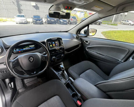 Белый Рено Зое, объемом двигателя 0 л и пробегом 146 тыс. км за 10500 $, фото 21 на Automoto.ua