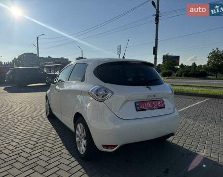 Белый Рено Зое, объемом двигателя 0 л и пробегом 78 тыс. км за 10600 $, фото 10 на Automoto.ua
