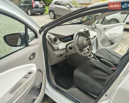 Рено Зое 2017 в Надворной на Automoto.ua Белый Рено Зое, объемом двигателя 0 л и пробегом 62 тыс. км за 9900 $, фото 13 на Automoto.ua