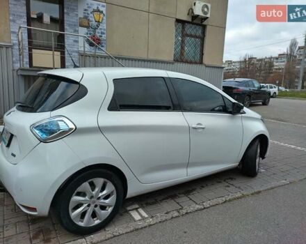 Белый Рено Зое, объемом двигателя 0 л и пробегом 204 тыс. км за 8400 $, фото 12 на Automoto.ua