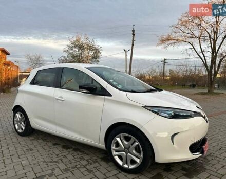 Белый Рено Зое, объемом двигателя 0 л и пробегом 75 тыс. км за 9250 $, фото 3 на Automoto.ua
