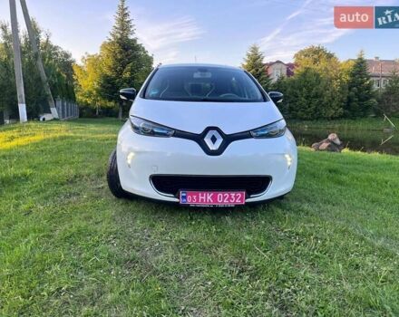 Белый Рено Зое, объемом двигателя 0 л и пробегом 124 тыс. км за 8950 $, фото 4 на Automoto.ua