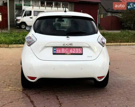 Білий Рено Зое, об'ємом двигуна 0 л та пробігом 120 тис. км за 8900 $, фото 2 на Automoto.ua