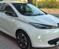 Белый Рено Зое, объемом двигателя 0 л и пробегом 133 тыс. км за 9900 $, фото 2 на Automoto.ua