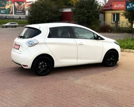 Білий Рено Зое, об'ємом двигуна 0 л та пробігом 120 тис. км за 8900 $, фото 10 на Automoto.ua