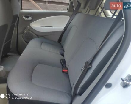 Білий Рено Зое, об'ємом двигуна 0 л та пробігом 88 тис. км за 8799 $, фото 26 на Automoto.ua