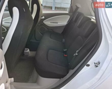 Білий Рено Зое, об'ємом двигуна 0 л та пробігом 120 тис. км за 8500 $, фото 9 на Automoto.ua