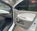 Белый Рено Зое, объемом двигателя 0 л и пробегом 157 тыс. км за 9500 $, фото 12 на Automoto.ua