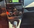 Белый Рено Зое, объемом двигателя 0 л и пробегом 210 тыс. км за 9900 $, фото 23 на Automoto.ua