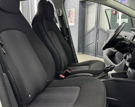 Белый Рено Зое, объемом двигателя 0 л и пробегом 115 тыс. км за 9950 $, фото 32 на Automoto.ua