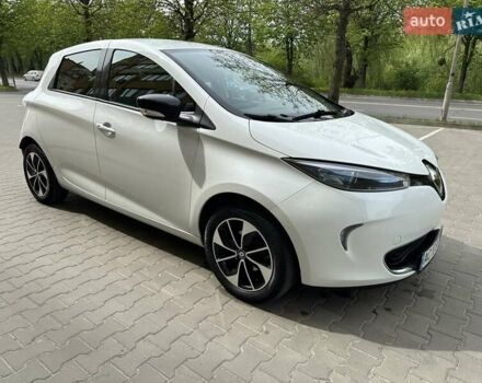 Белый Рено Зое, объемом двигателя 0 л и пробегом 92 тыс. км за 9990 $, фото 3 на Automoto.ua