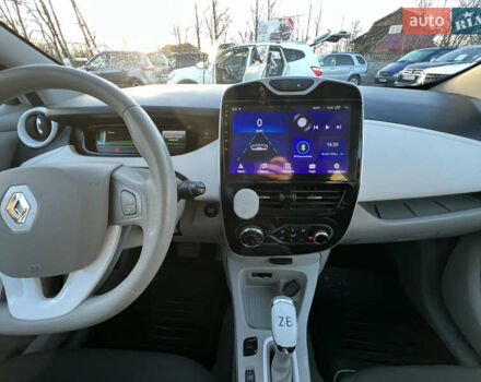 Белый Рено Зое, объемом двигателя 0 л и пробегом 94 тыс. км за 9199 $, фото 21 на Automoto.ua