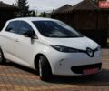 Белый Рено Зое, объемом двигателя 0 л и пробегом 102 тыс. км за 10000 $, фото 4 на Automoto.ua