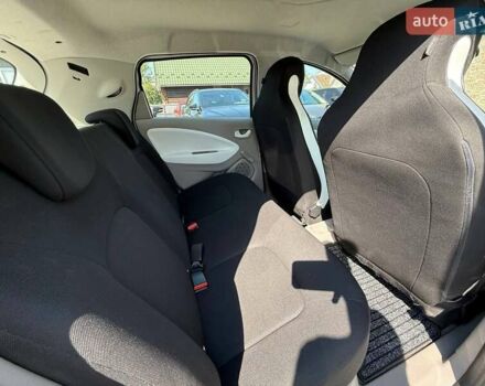 Белый Рено Зое, объемом двигателя 0 л и пробегом 93 тыс. км за 9799 $, фото 19 на Automoto.ua