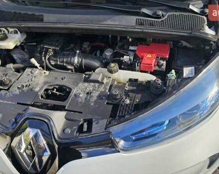 Белый Рено Зое, объемом двигателя 0 л и пробегом 79 тыс. км за 9490 $, фото 5 на Automoto.ua