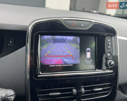 Белый Рено Зое, объемом двигателя 0 л и пробегом 129 тыс. км за 8750 $, фото 13 на Automoto.ua
