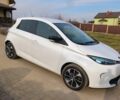 Белый Рено Зое, объемом двигателя 0 л и пробегом 95 тыс. км за 10000 $, фото 4 на Automoto.ua