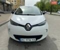 Белый Рено Зое, объемом двигателя 0 л и пробегом 92 тыс. км за 9990 $, фото 2 на Automoto.ua
