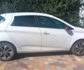 Белый Рено Зое, объемом двигателя 0 л и пробегом 166 тыс. км за 9000 $, фото 20 на Automoto.ua