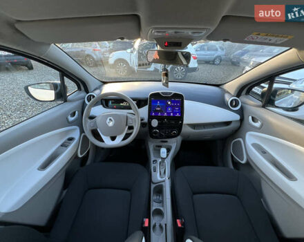 Белый Рено Зое, объемом двигателя 0 л и пробегом 94 тыс. км за 9199 $, фото 19 на Automoto.ua