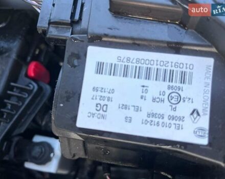 Белый Рено Зое, объемом двигателя 0 л и пробегом 124 тыс. км за 8950 $, фото 30 на Automoto.ua