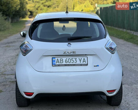 Белый Рено Зое, объемом двигателя 0 л и пробегом 155 тыс. км за 6999 $, фото 4 на Automoto.ua
