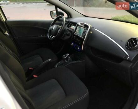 Білий Рено Зое, об'ємом двигуна 0 л та пробігом 120 тис. км за 8900 $, фото 19 на Automoto.ua