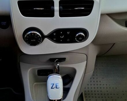 Белый Рено Зое, объемом двигателя 0 л и пробегом 101 тыс. км за 8850 $, фото 10 на Automoto.ua