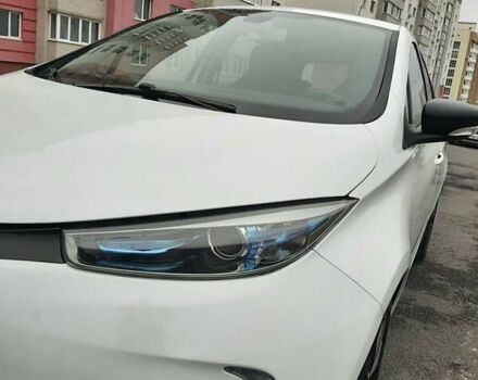 Білий Рено Зое, об'ємом двигуна 0 л та пробігом 123 тис. км за 9650 $, фото 10 на Automoto.ua