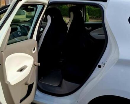 Белый Рено Зое, объемом двигателя 0 л и пробегом 101 тыс. км за 8850 $, фото 5 на Automoto.ua